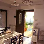 Pascucci Alloggio per agriturismo *